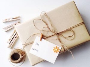 Top 5+ cách gói quà từ giấy vitage dễ làm mà lại đẹp lung linh